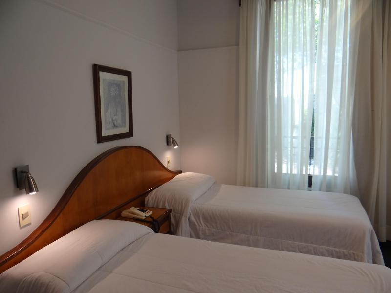 Hotel Italiano Colonia del Sacramento Bagian luar foto